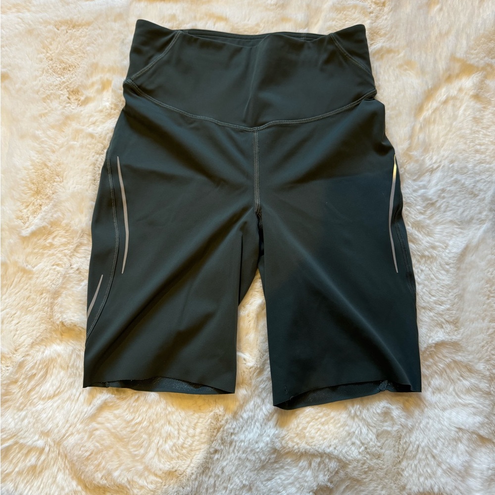 Lululemon Base Pace High-Rise Reflective Short 8"
Smoked Spruce